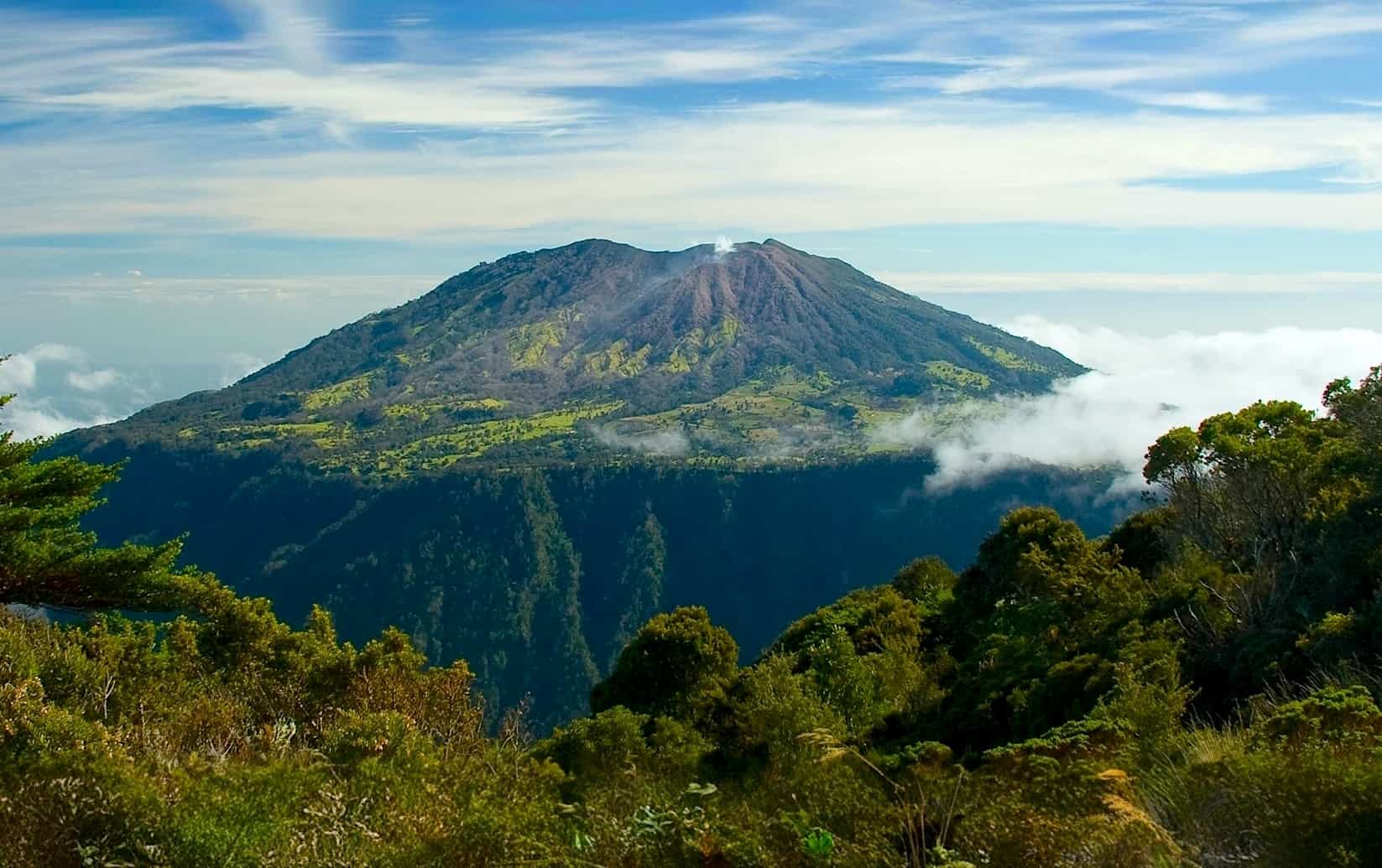 Turrialba Volcano, Image: GettyImages-471586639