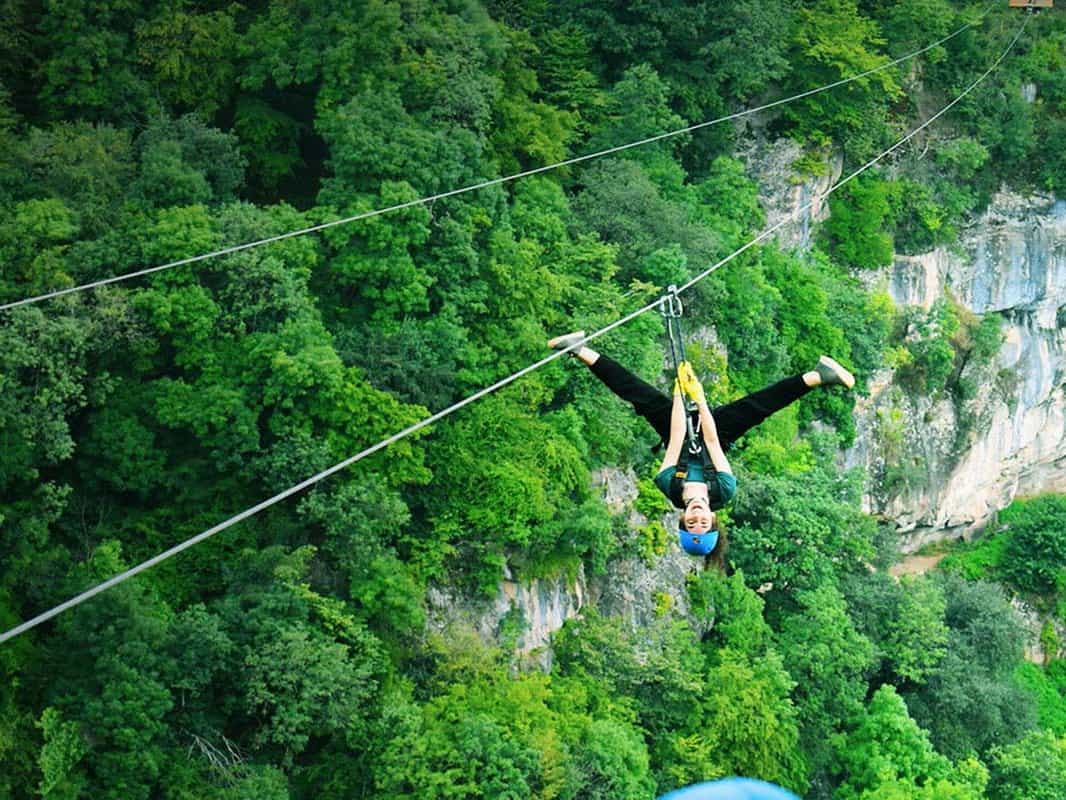 Armenia zip line. Host image: Arara Tour