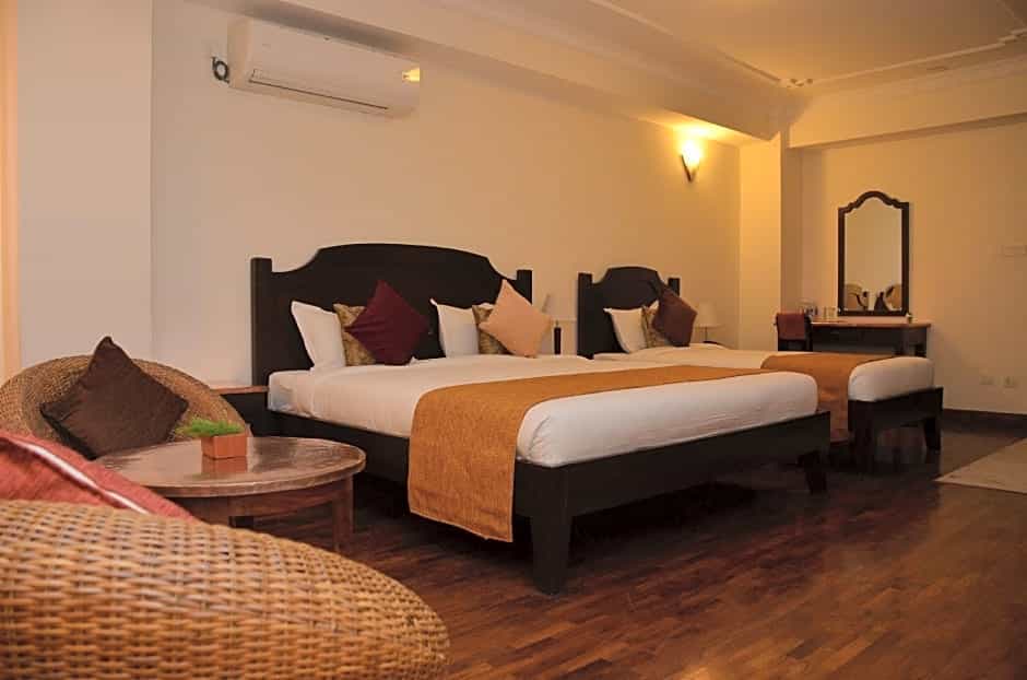 Holy Himalaya, Kathmandu