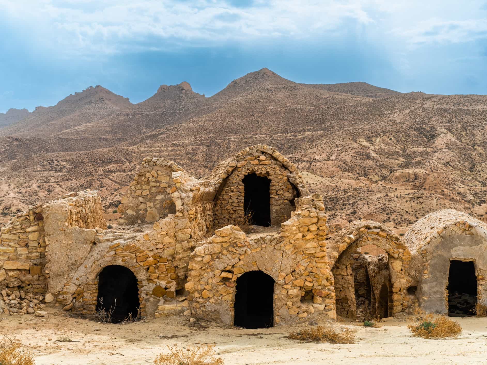 Zammour, Berber town in Dahar - Tunisia. Photo: GettyImages-1357604317