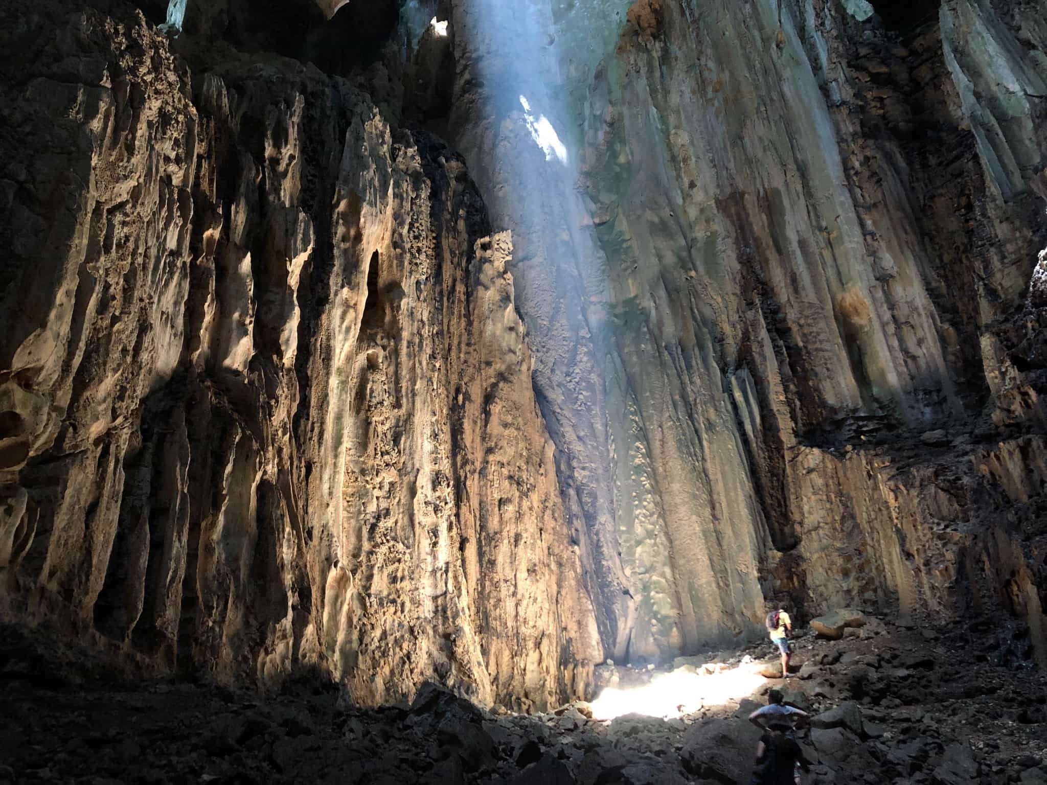 Borneo Jade Cave, Paradesa