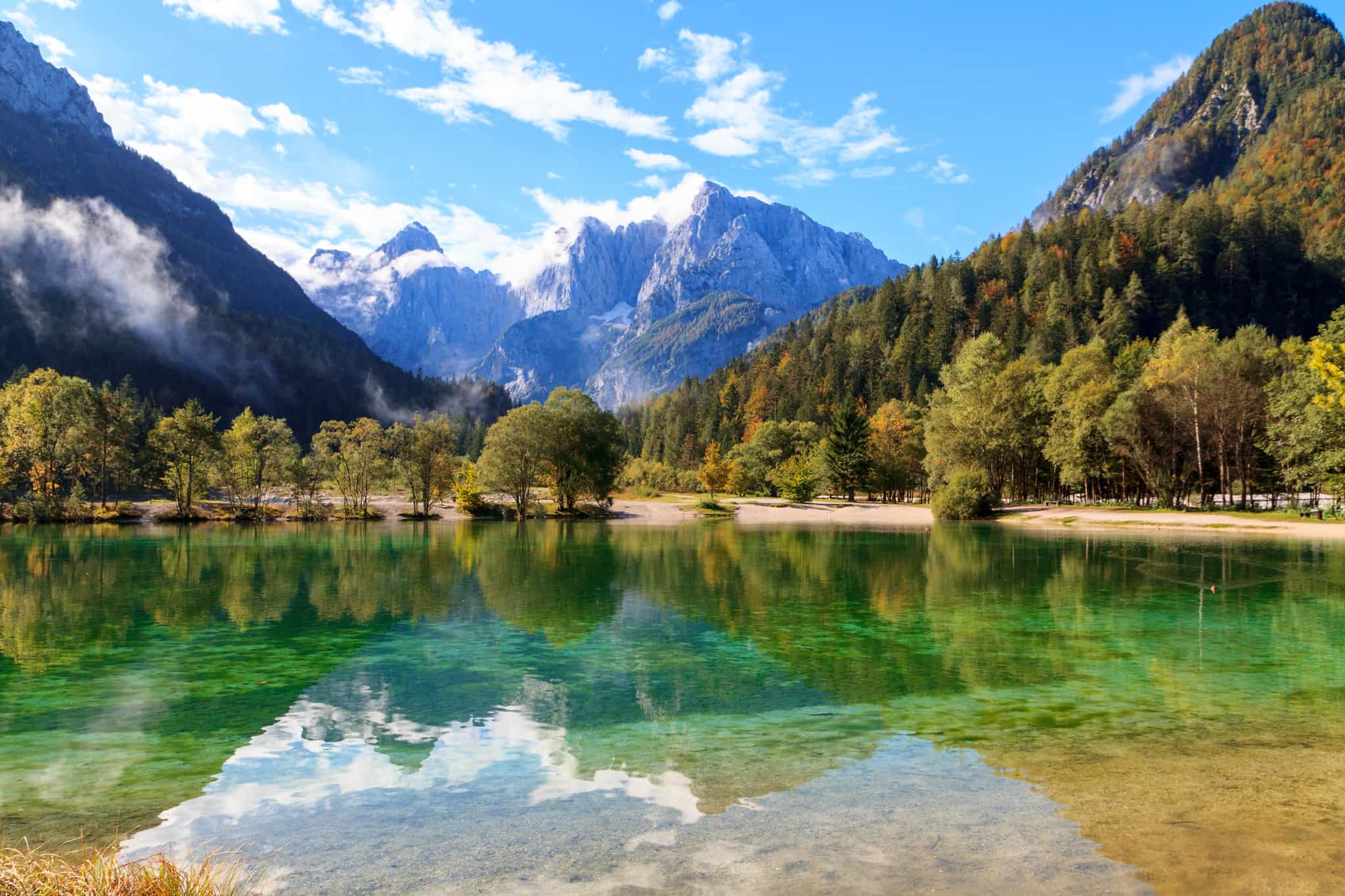 Lake Jasna, Kranjska Gora SLovenia. Photo: GettyImages-522853075