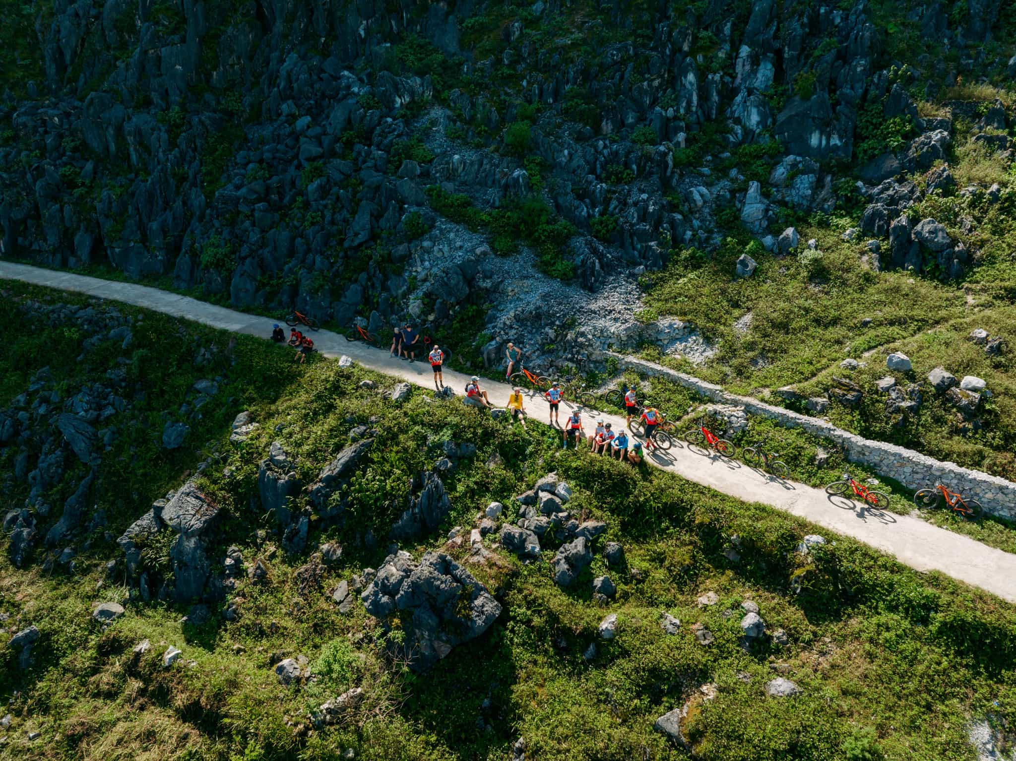 Cycle break, mountain passage, Vietnam. Photo: Host/Mr Biker Saigon
