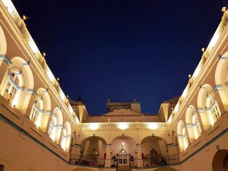 Hotel de Moura by night. Photo: hotel's website
