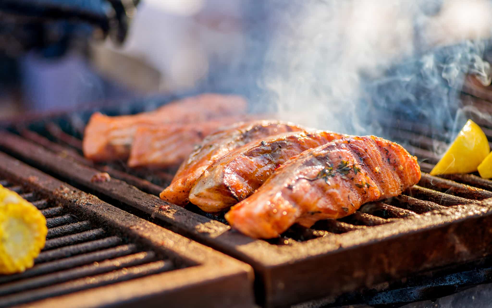 Salmon on the grill. Photo: GettyImages-1404903633